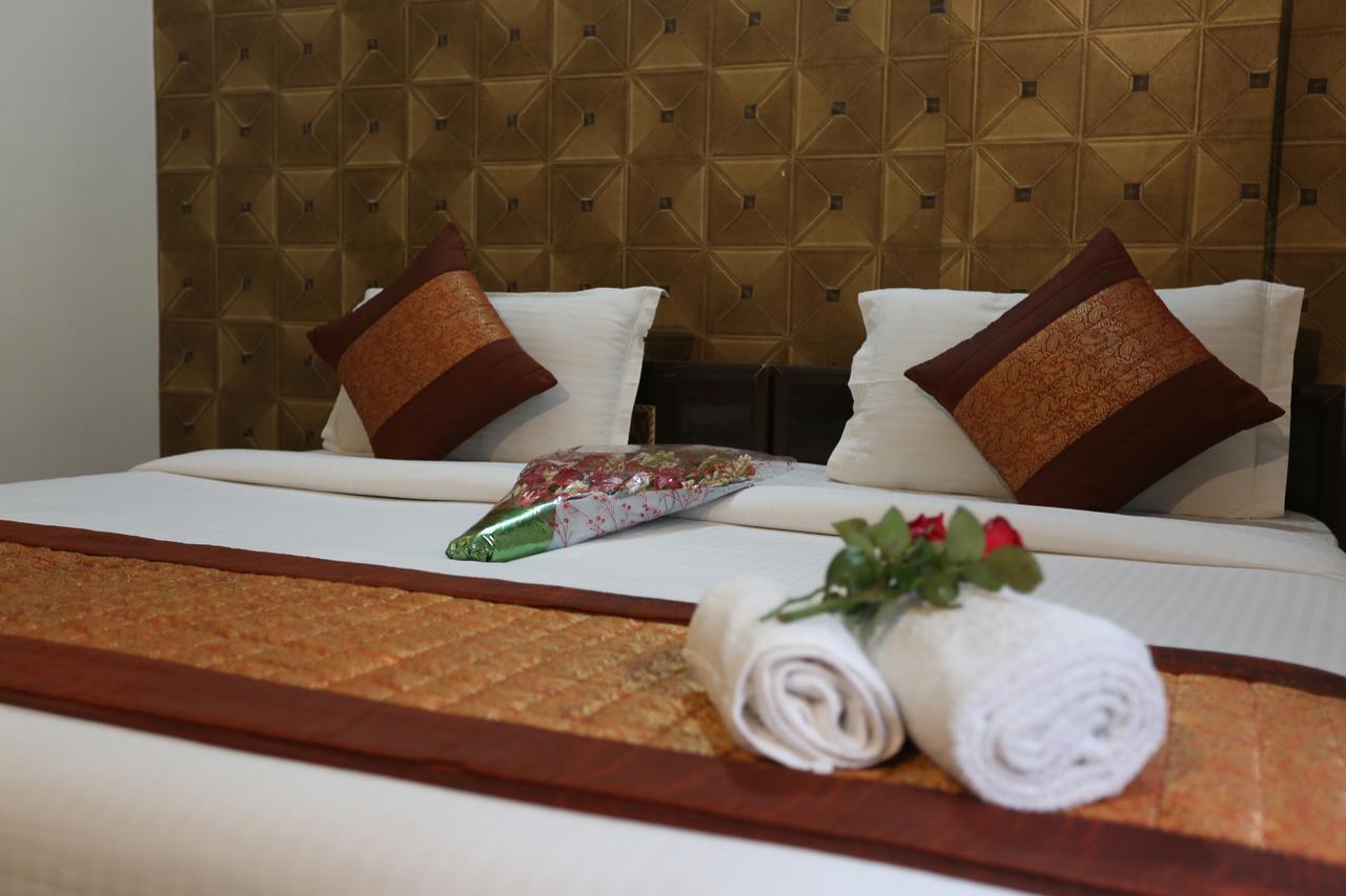 Hotel Avalon Új-Delhi Kültér fotó