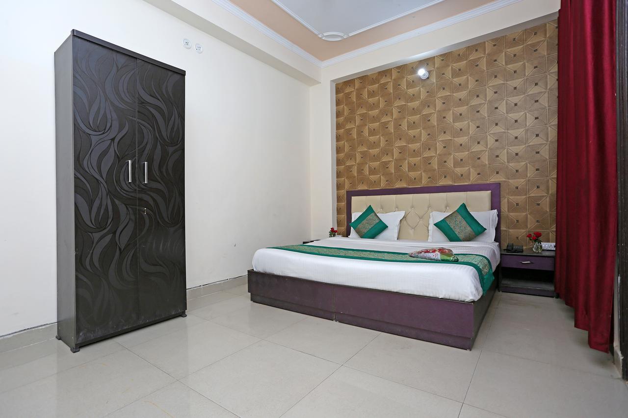 Hotel Avalon Új-Delhi Kültér fotó
